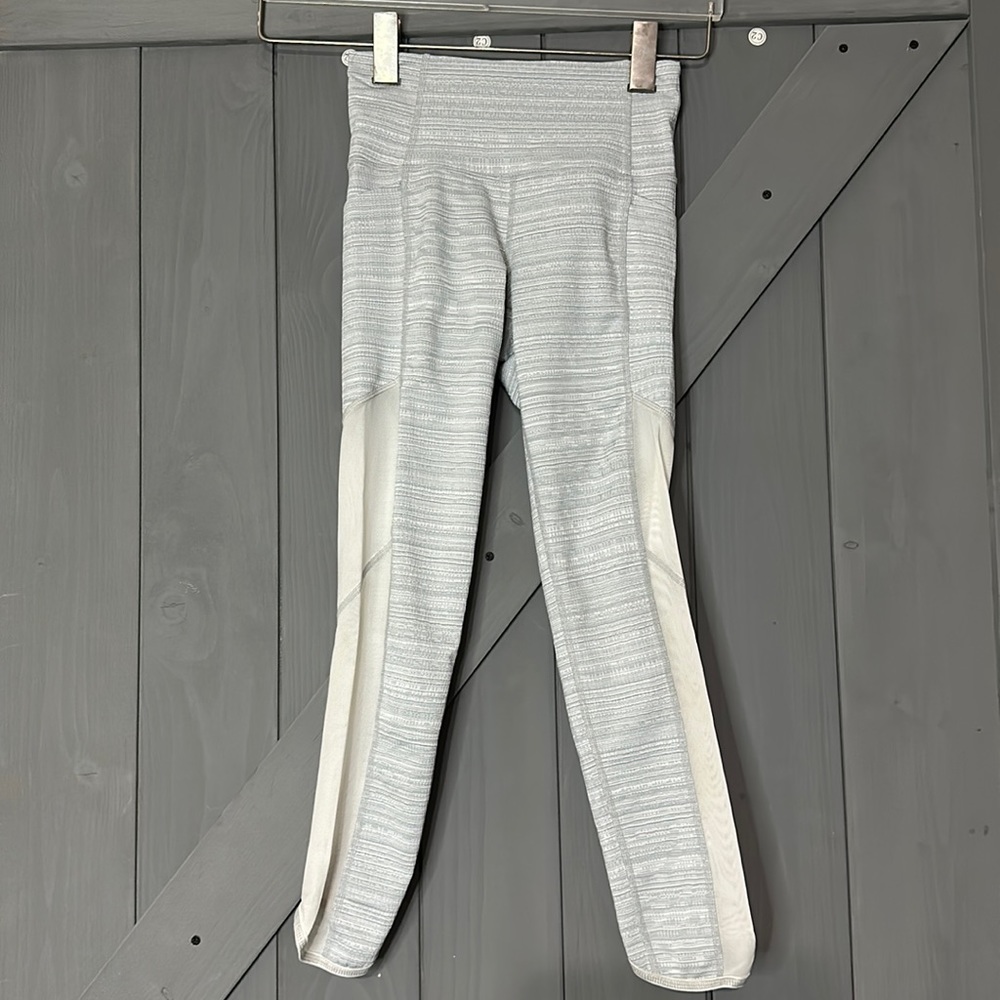 Athleta sheer side w/ pockets